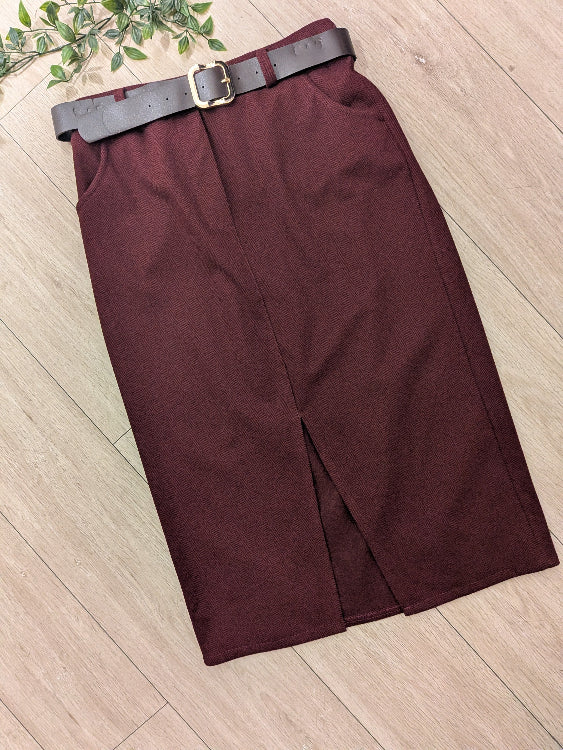 Jupe crayon en tissus chevron Bordeaux. photo a plat