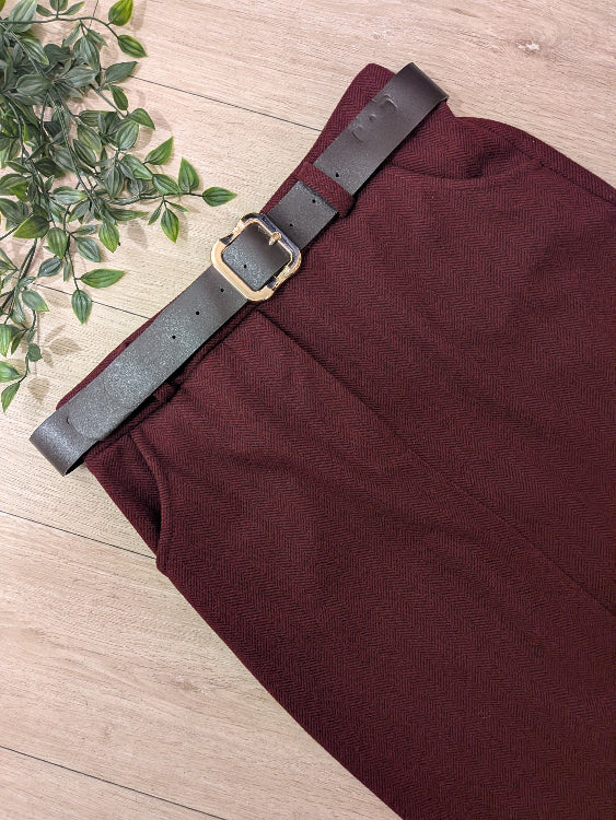 Jupe crayon en tissus chevron Bordeaux. photo a plat. 