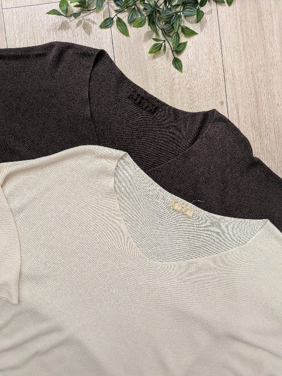 Pull fluide col V manches 3/4 colorie écru et marron. 
