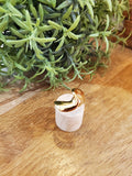 Photo bague cage , colorie or.