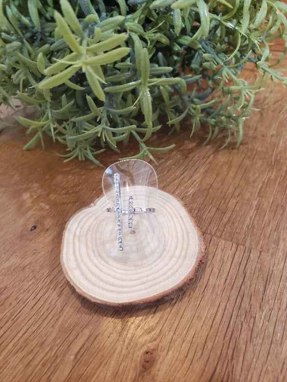 bague barre strassé asymétrique. colorie argent