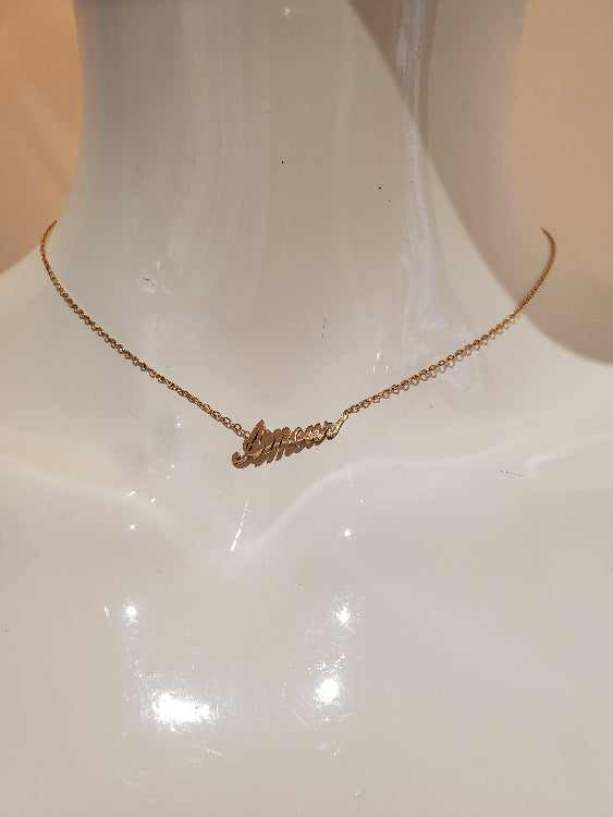 Collier pendentif Amour, colorie Or.