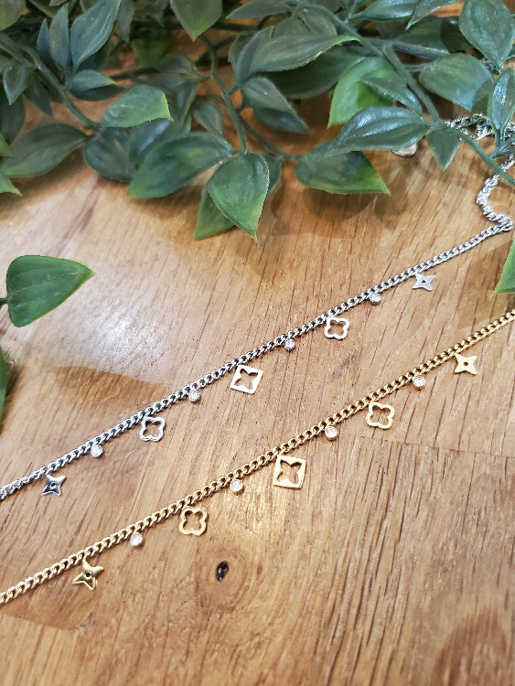 Collier LV pampilles trèfles et strass. Colorie Or et Argent.