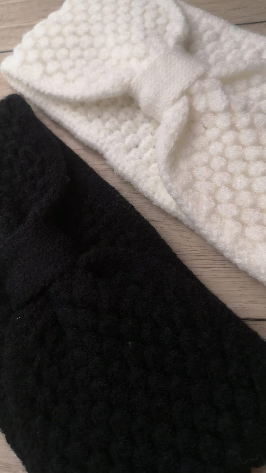 bandeaux- bonnet-hivers- froid- cache oreille- nœud- maille- mc2- enghien- boutique- femme- mode- fashion- store- zoom matière