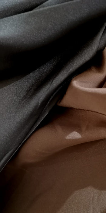 robe- satin- soirée- dos nue- femme- prêt a porté- mode- robe longue - enghien- mc2- enghien les bains- couleur- noir- marron