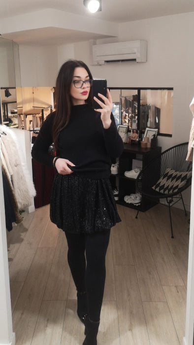 Jupe - courte- paillette- photo porté- fêtes- boule- sequins- mode- prêt a porté- féminin- femme- fashion- mc2- Enghien les bains