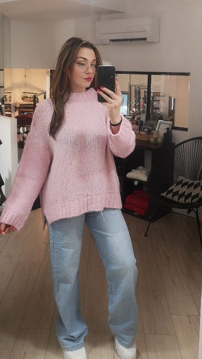 Pull tunique col rond rose pale . Photo porté