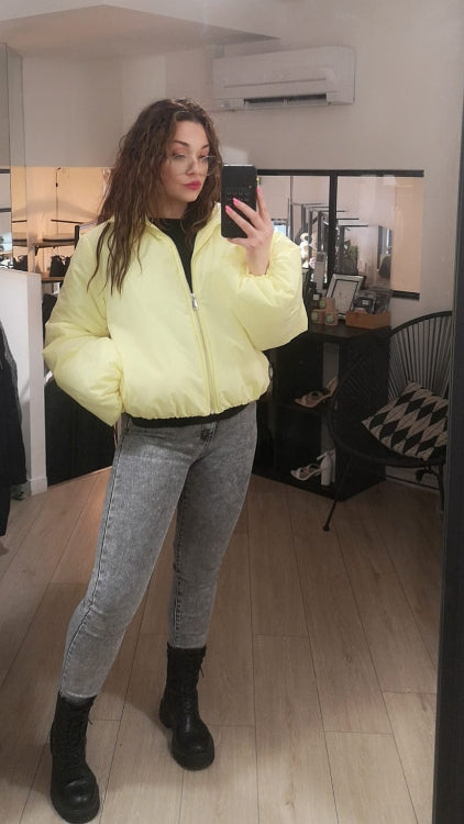 blouson style bombers jaune. photo porté