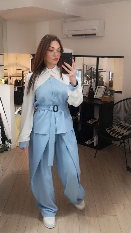 Pantalon portefeuille colorie bleu photo porté. 