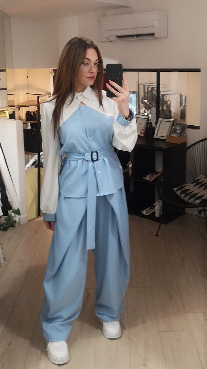 Chemise bi-matière colorie bleu photo portée.