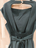 Robe midi dos nue noir . photo détail.