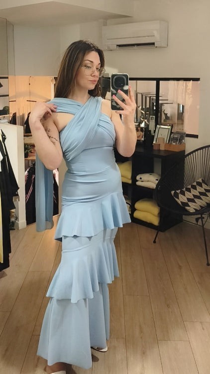 Robe longue bleu ciel coupe sirène. Photo porté.