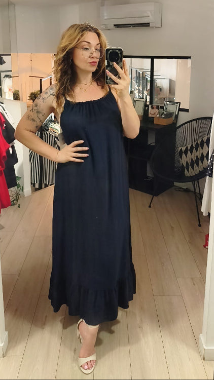 Robe débardeur fluide longue colorie marine. Photo porté. 