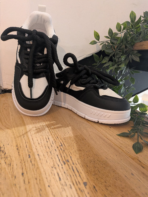 Basket blanche et noir