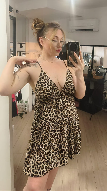 Robe courte imprimé léopard. Photo porté. 