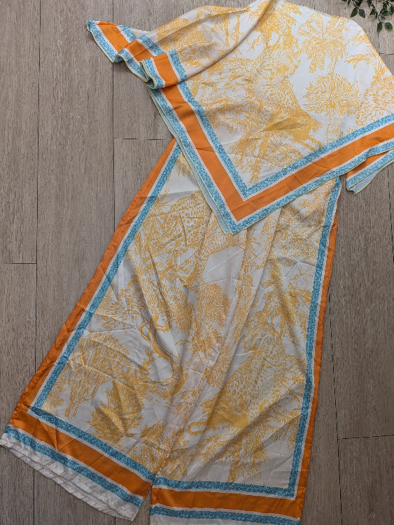 Ensemble foulard imprimé. photo a plat colorie jaune