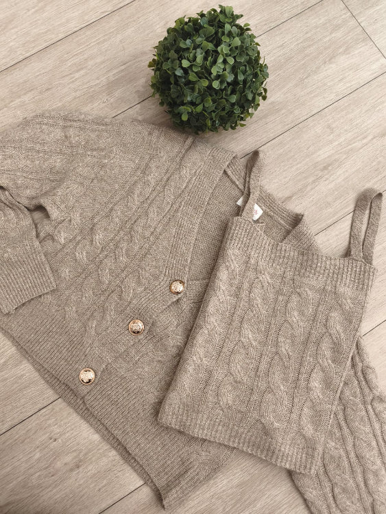 Twin set composé d'un gilet et d'un débardeur . colorie beige