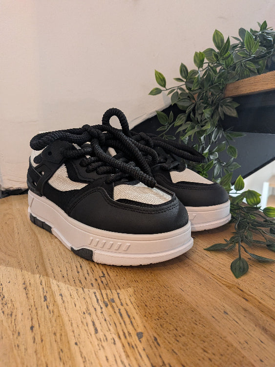 Basket blanche et noir