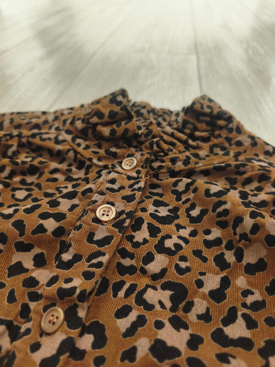 Robe velours imprimé léopard. colorie Camel détail