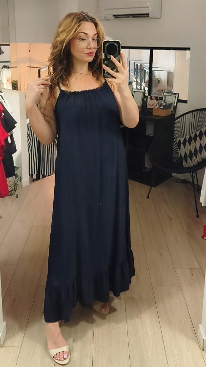 Robe débardeur fluide longue colorie marine. Photo porté. 
