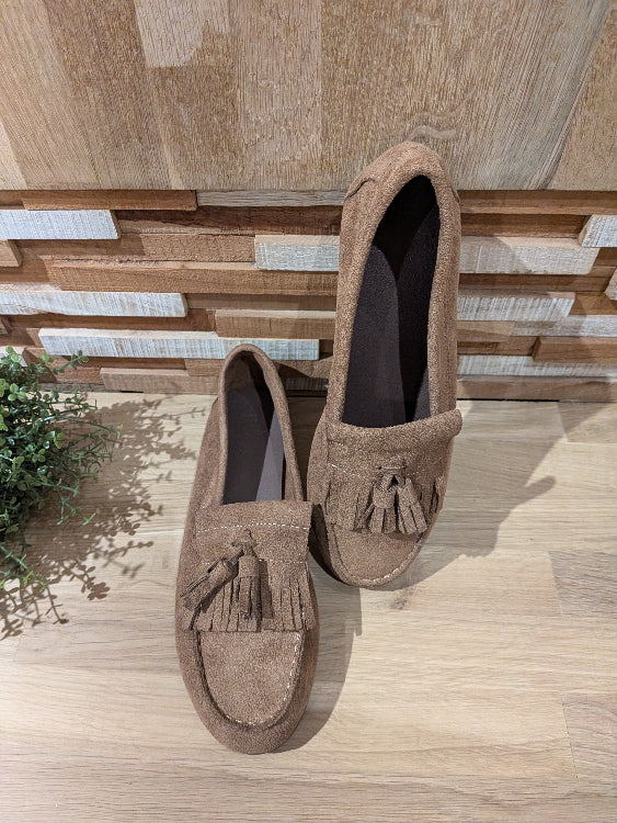 Mocassin en nubuck colories camel. 