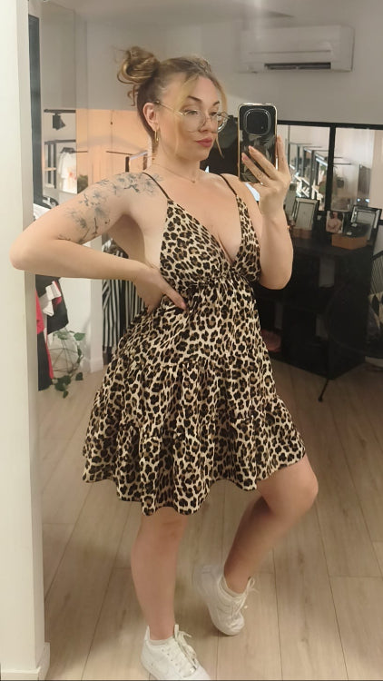 Robe courte imprimé léopard. Photo porté. 
