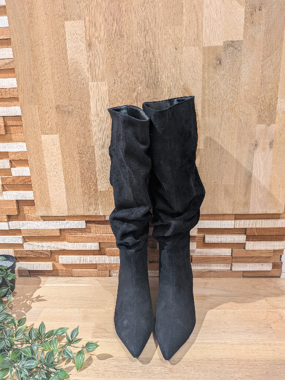 bottes froncées en nubuck a petit talon colorie noir