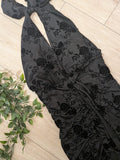 Robe de soirée en voile flocké velours. colorie noir