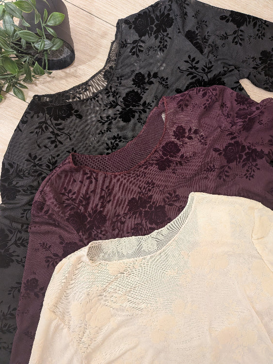 Body en voile imprimé velours . colorie beige, bordeau et noir