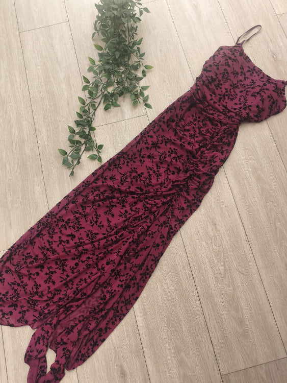 Robe longue en voile flocké velours. colorie Bordeau 