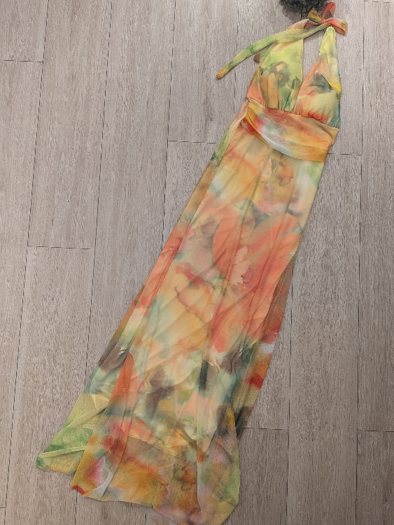 Robe en voile imprimé dos nue . photo a plat 