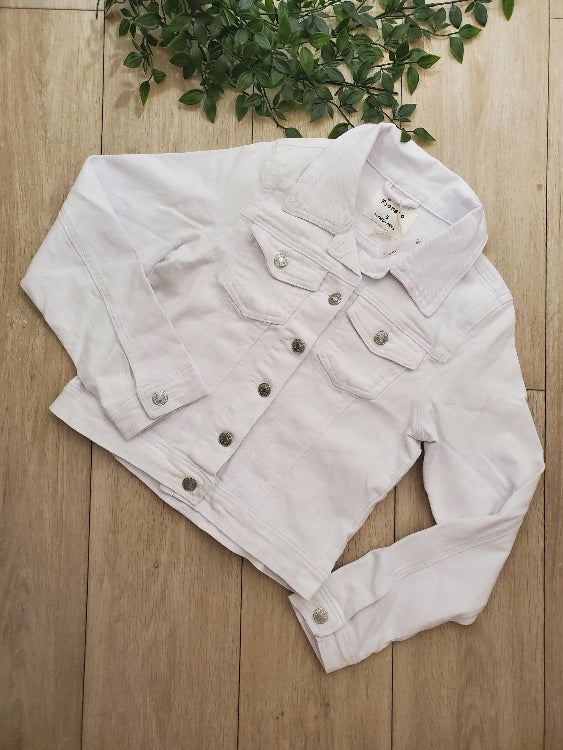 Veste en jean . photo a plat. colorie blanc