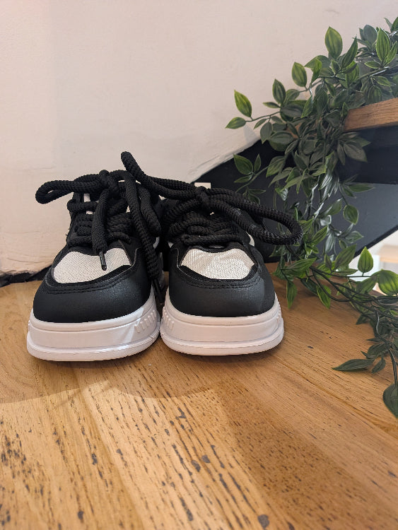 Basket blanche et noir