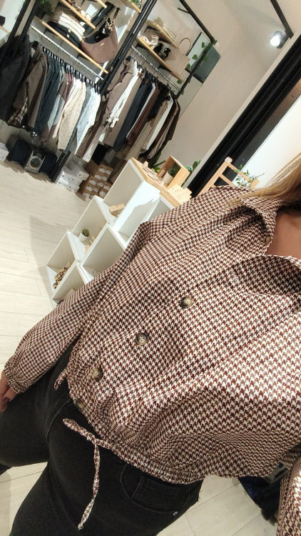 Blouson pied de poule marron . photo porté