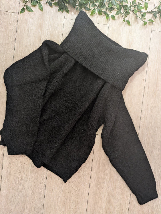 Pull col Bardo noir. photo a plat