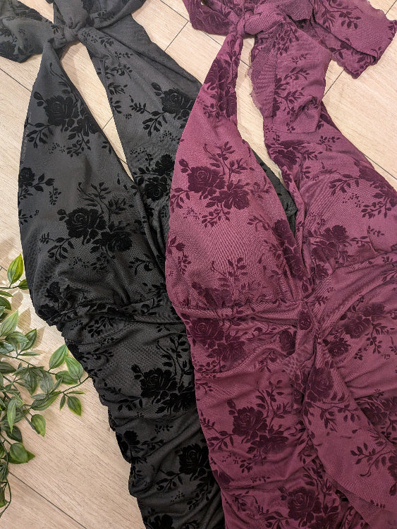 Robe de soirée en voile flocké velours. colorie Bordeau et noir