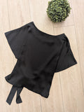 Top en satin noué. colorie noir. photo a plat