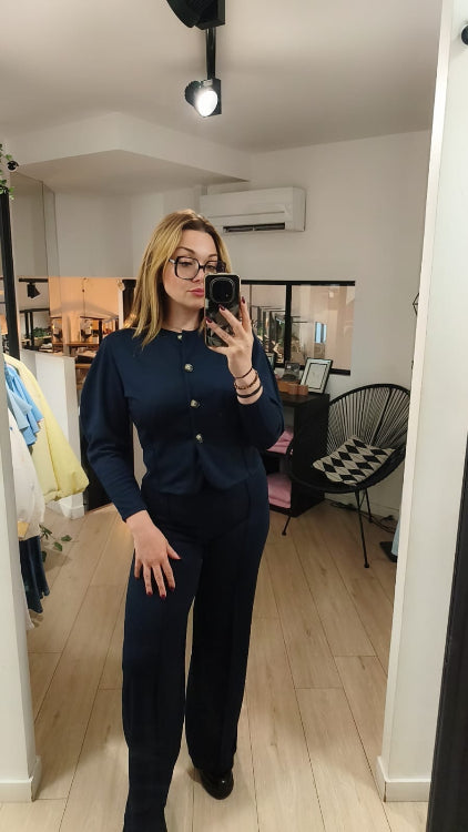 ensemble veste et pantalon marine . photo porté. 