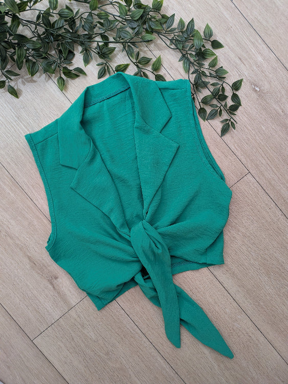 Chemise sans manches noué colories vert.