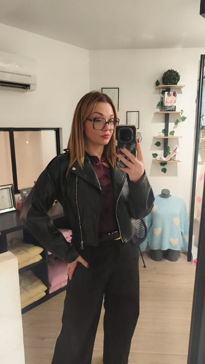 Perfecto noir. photo porté