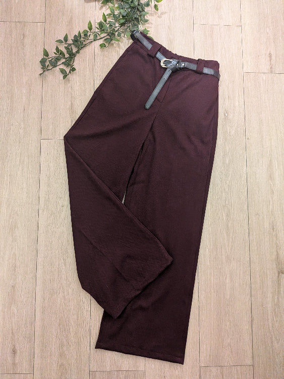 Pantalon en tissus chevron colorie Bordeau. 