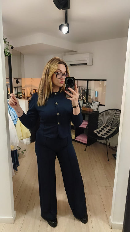 ensemble veste et pantalon marine . photo porté. 