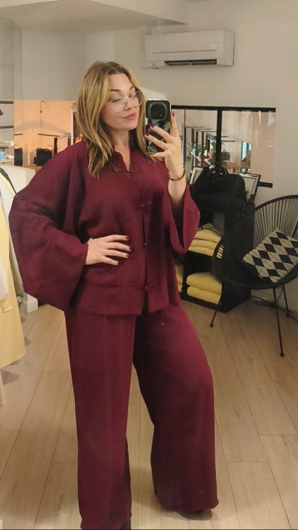 Ensemble fluide style Qipao . colorie bordeau. photo porté. 